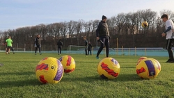 Футбольный клуб «Урал» провели тренировку с детьми Железноводска