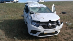 На Ставрополье автомобиль вылетел с дороги из-за невнимательности водителя